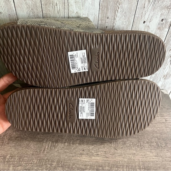 Clarks Unstructured Slide Sandals Snake Print NWOB 8.5 - Picture 5 of 6